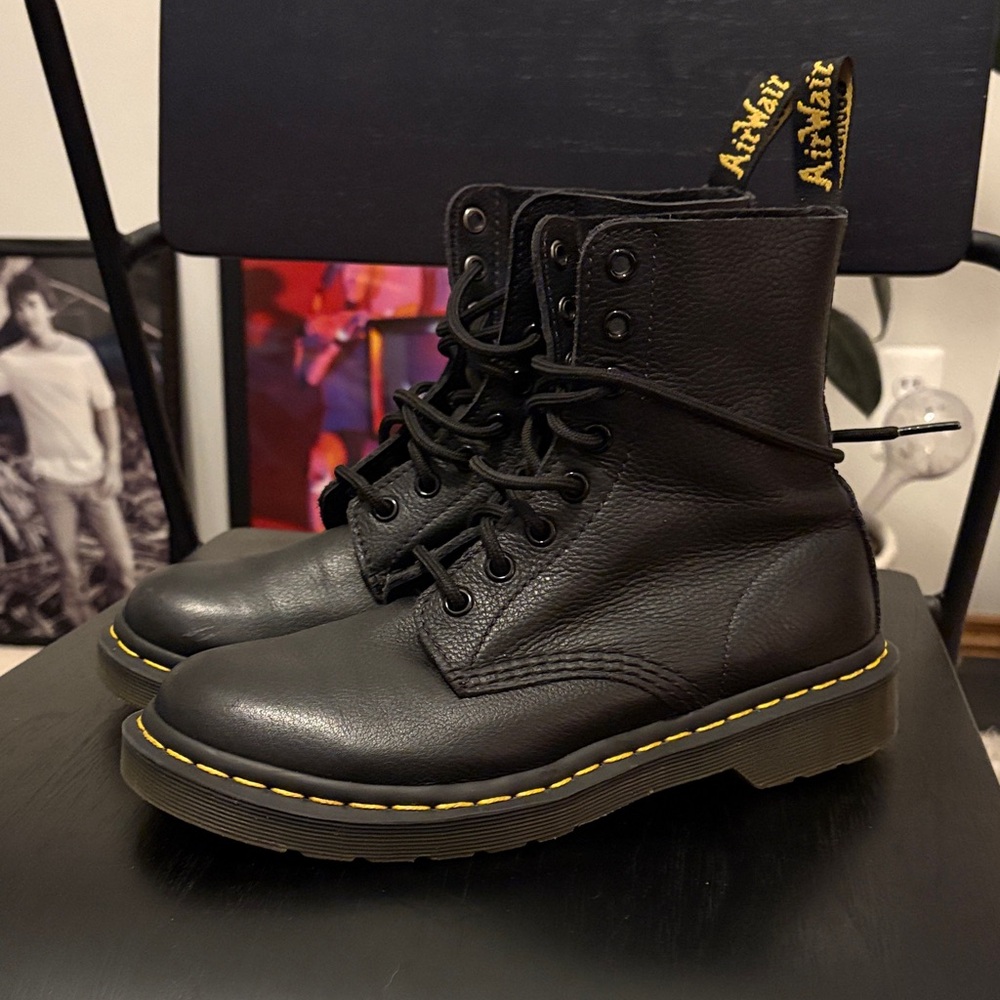 Dr. marten Virginia leather combat boots 38 EU